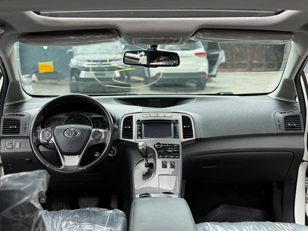 A picture of 2014 Toyota Venza limited 4WD