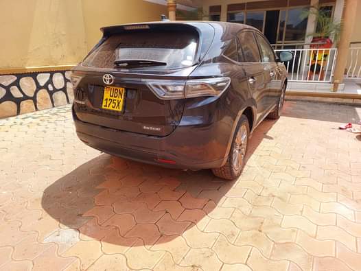 A picture of TOYOTA HARRIER 2015 2.0 ON QUICK SALE Call WhatsApp 0753988573