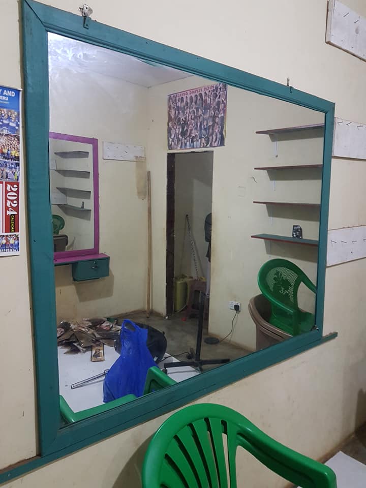 A picture of SINK AND SALOON MIRRORS 4 SALE
