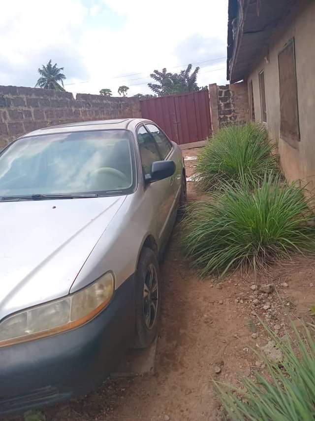 A picture of 2001 Honda Accord Ex