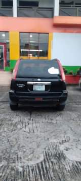 A picture of Nissan Xtrail 2011 model going for 2m settlement 100k Ac