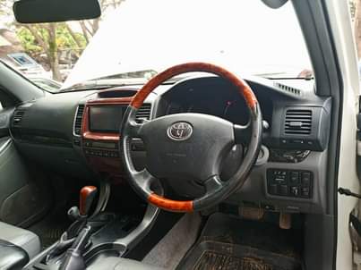 A picture of TOYOTA PRADO... MODEL 2009....ON SALE NOW.... PETROL STATION....... I WANT