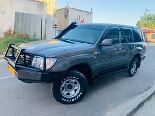A picture of Land cruiser GX