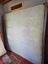 queen size bed