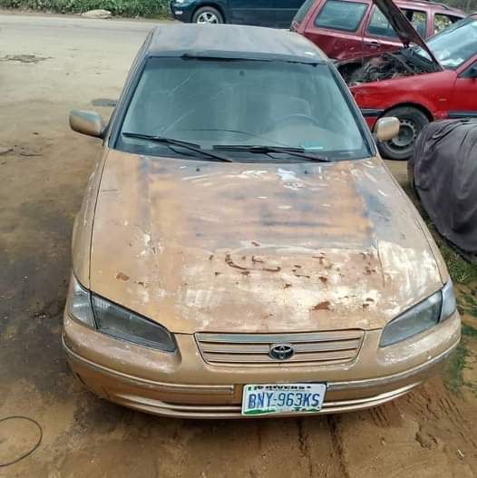 A picture of 2001 Toyota Camry