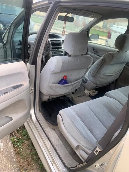 A picture of Awoof Used Toyota Nadia Minivan 2000 model