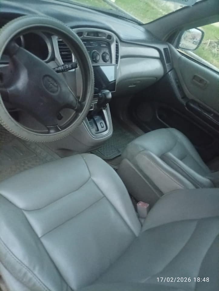 A picture of Toyota highlander 2004 good deal