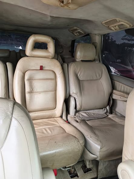 A picture of 2005 Toyota sienna