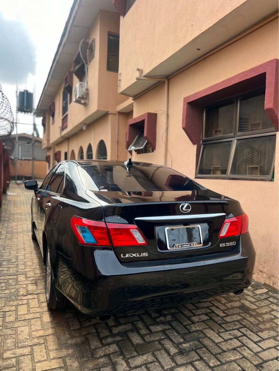 A picture of Lexus es350
