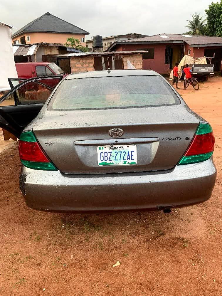 A picture of 2005 Toyota camry