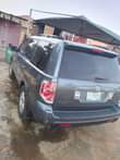 A picture of Honda pilot