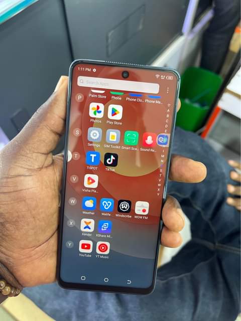 A picture of Cammon 19pro 256GB 440000shs 0757135026 in kampala
