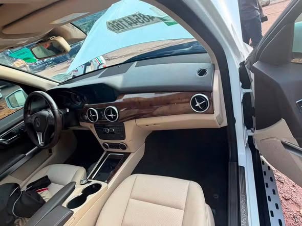 A picture of DIRECT BELGIUM MERCEDES BENZ GLK350 2015 MODEL RECENT DUTY KEYLESS