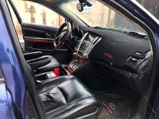 A picture of Lexus rx330 2005 model Formica