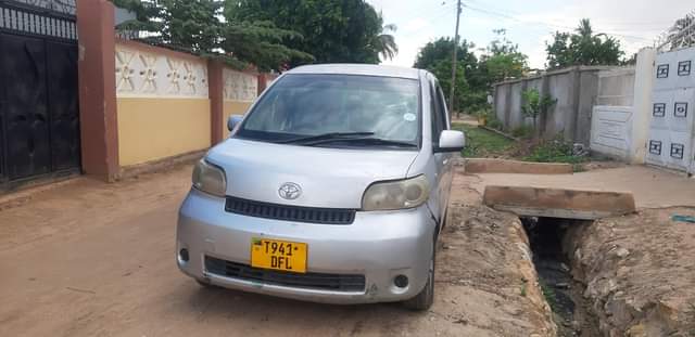 A picture of Toyota porte