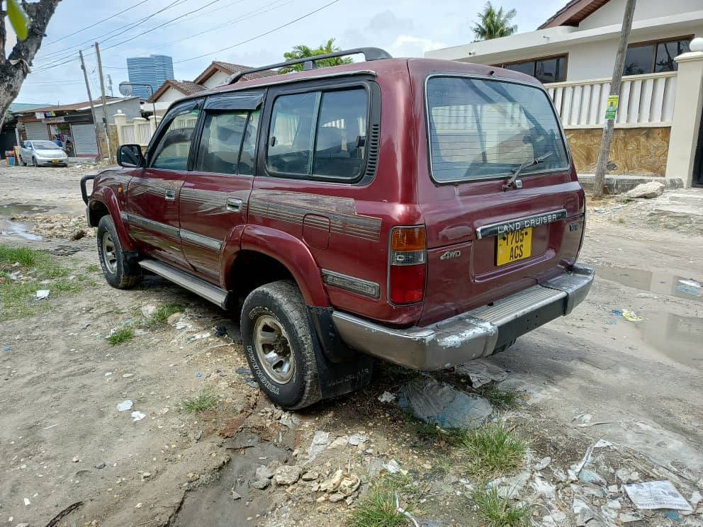 A picture of LANDCRUISER 0714058883