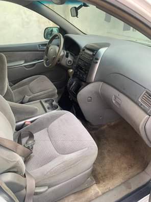 A picture of Super Awoof Awoof Good Deal Registered Toyota Sienna LE 2006
