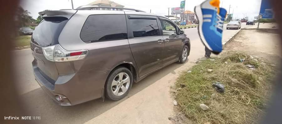 A picture of 19m Toyota sienna 2014 model direct Belgium full options Location
