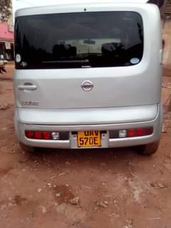 A picture of Nissan cube