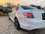 A picture of Honda Accord 09