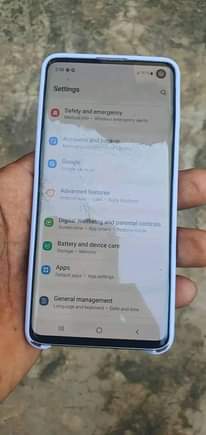 A picture of samsung s10
