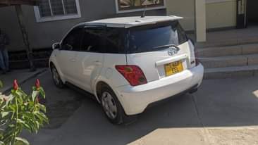 A picture of Toyota I s t