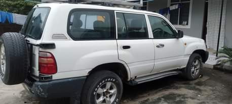 A picture of TOYOTA LANDCRUISER GX