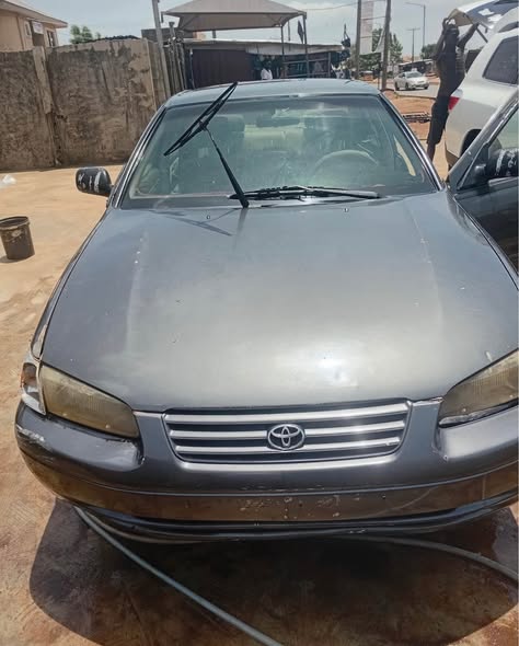 A picture of 2001 Toyota Camry Tinny light