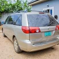 A picture of TOYOTA SIENNA
