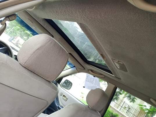 A picture of 2004 TOYOTA HIGHLANDER