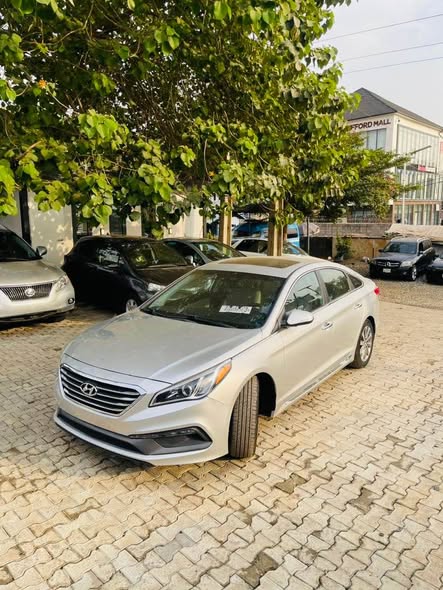 A picture of 2017 HYUNDAI SONATA SPORT FOREIGN USED KEYLESS ENTRY