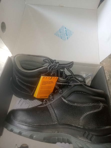 A picture of Safety boots