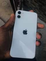A picture of Iphone 11 GB 64 Battery 92 800k Face ID True