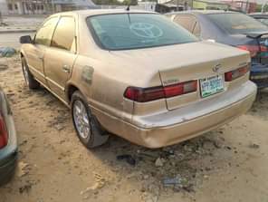 A picture of Toyota camry pencil light on the first body Engine 100