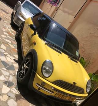 A picture of MINI COOPER