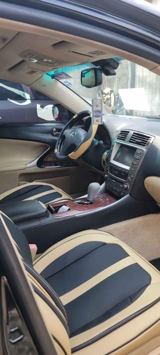 A picture of Lexus iS250 08