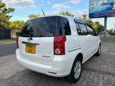 A picture of TOYOTA RAUM BEI 12M