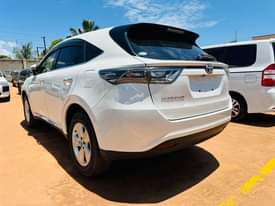 A picture of Toyota harrier hybrid