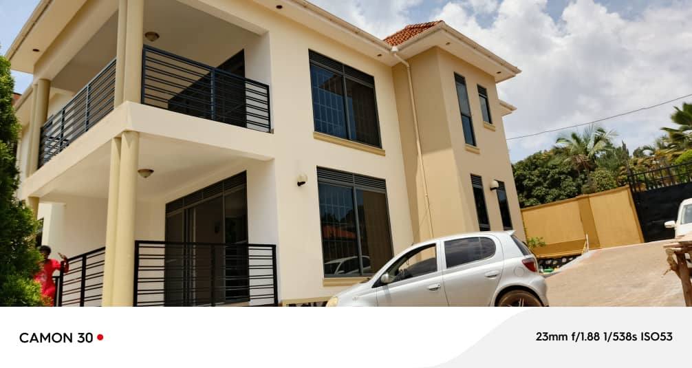 A picture of A beautiful 4 bedroomed house on 20 decimal in kitende