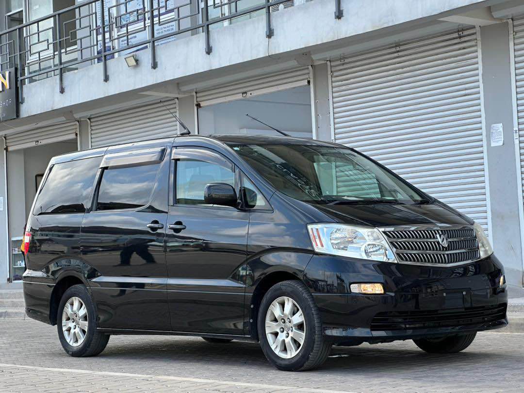 A picture of 2005TOYOTA ALPHARD ANH10