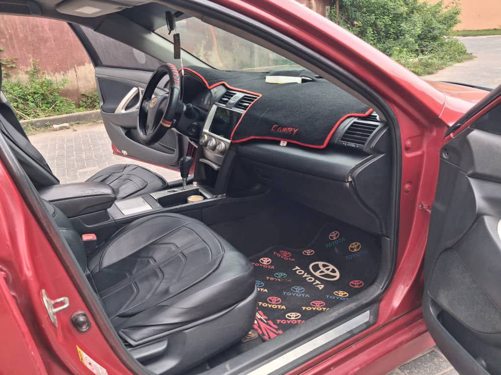 A picture of TOYOTA CAMRY 2009