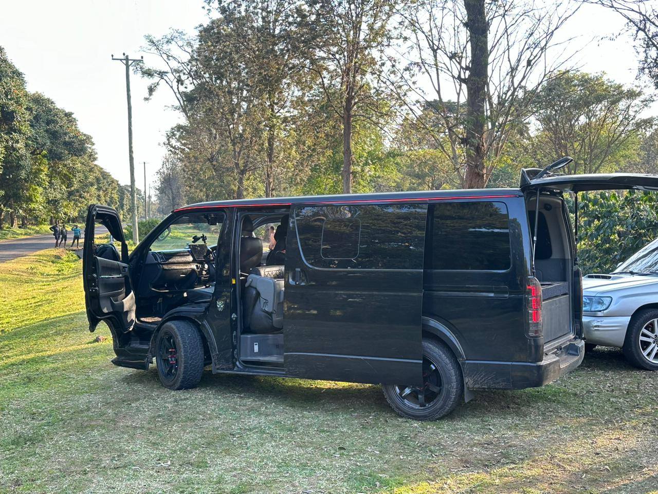 A picture of Toyota Hiace quantum