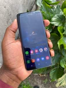 A picture of Samsung s9