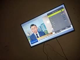 A picture of 32 frameless TV Antenna A DVD player