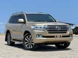 A picture of LANDCRUISER V8