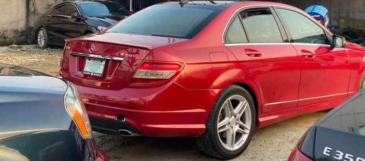 A picture of 2010 Mercedes Benz C300