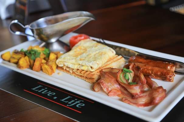 A picture of breakfast COMBO