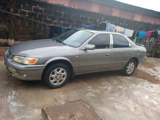 A picture of 2002 TOYOTA CAMRY LE
