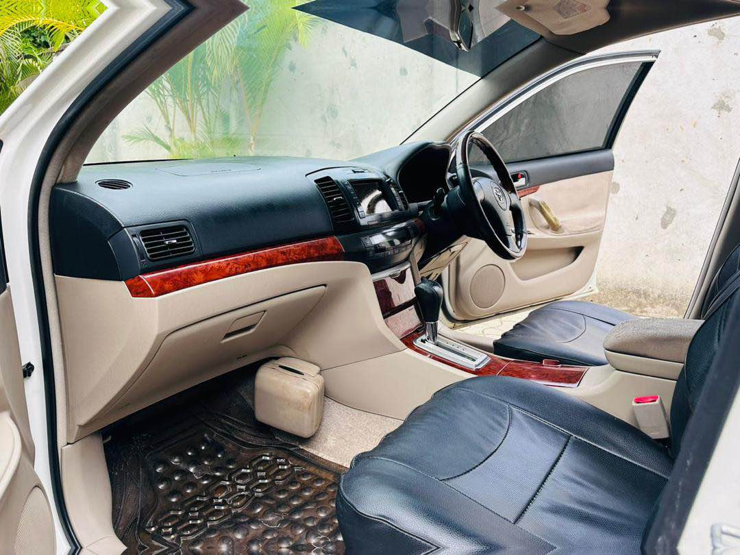 A picture of Toyota Premio Year 2005 Cc 1990 Parking sensors New tires