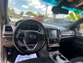 A picture of 2014 Jeep Grand Cherokee Laredo Sport Utility 4D